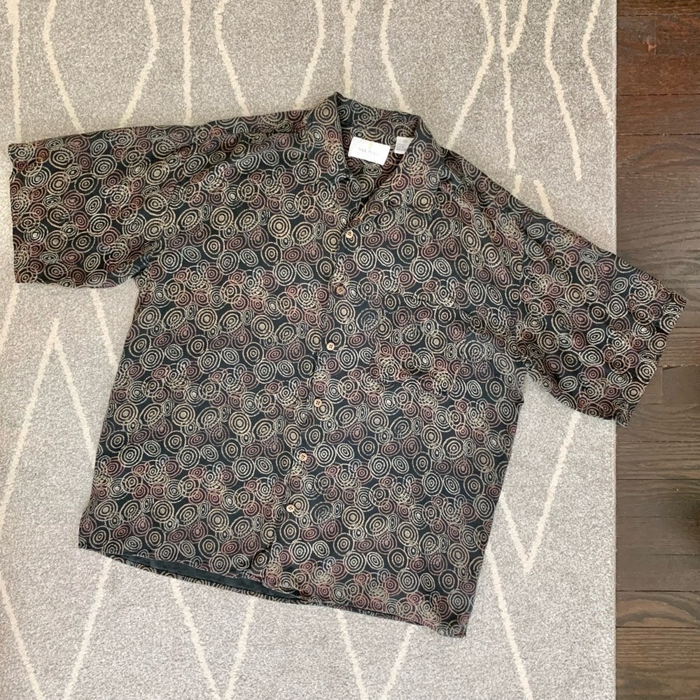 Bill Blass Black Circle Pattern Silk Button Down Short Sleeve Shirt